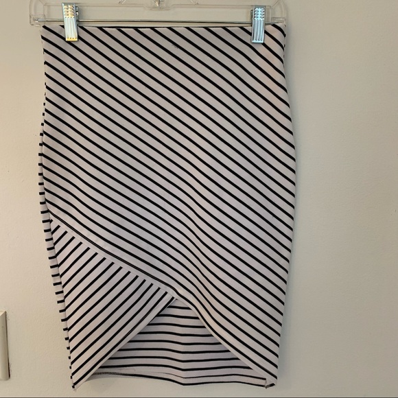 Zara skirt - Picture 1 of 4